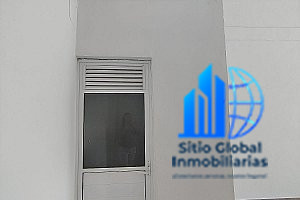 Locales comerciales en Avenida 5 de Mayo casi esquina con Juárez